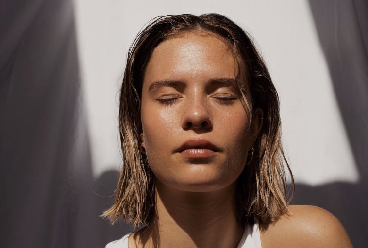 5 Things Your Light Therapy Device Won’t Tell You - reseen beauty